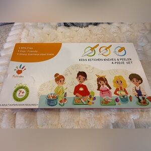 Kids Kitchen Knives & Peeler Set - 4-Piece - Light Wood